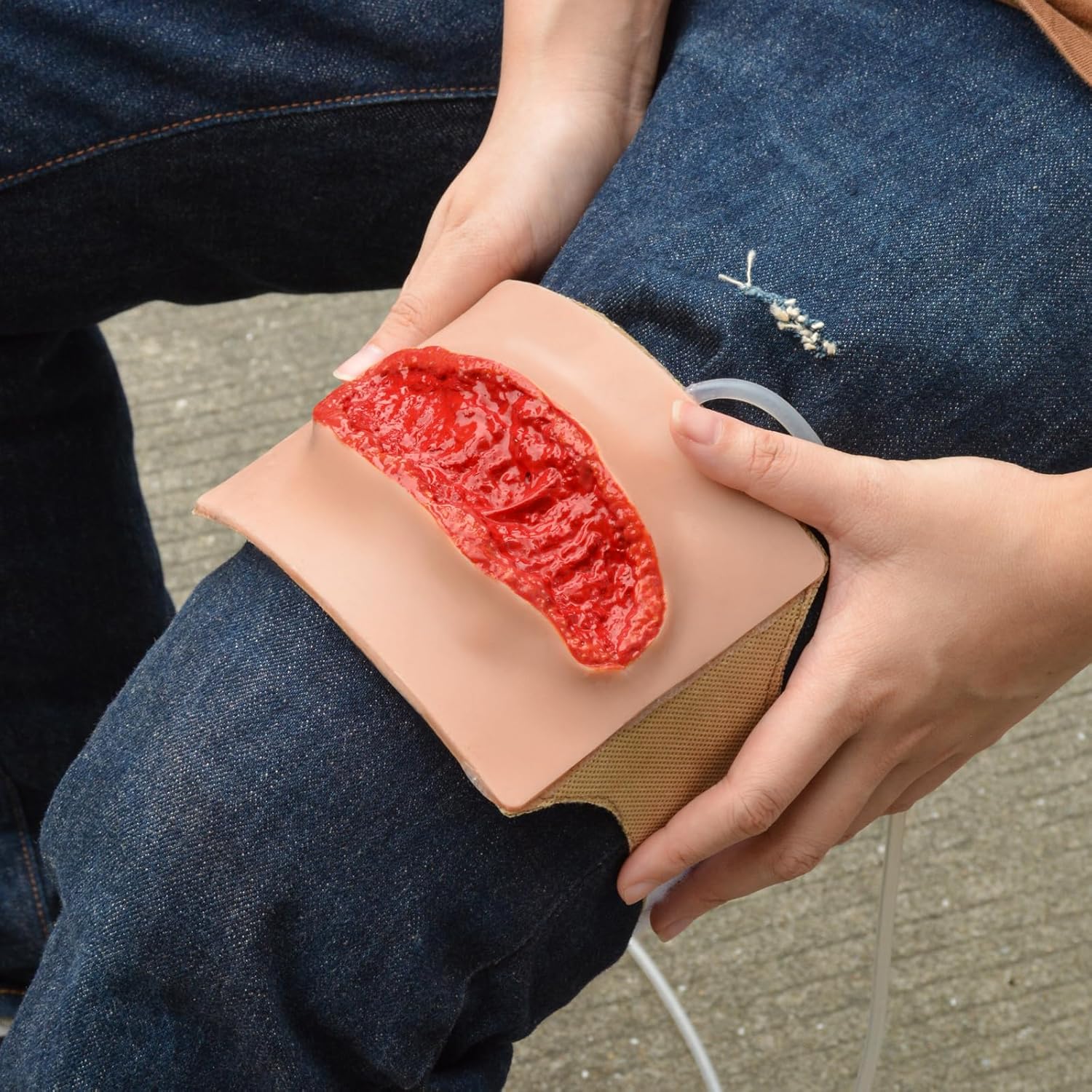 Wearable Thigh Laceration Training Kit – Stop the Bleed Hemostasis and First Aid Education Tool
